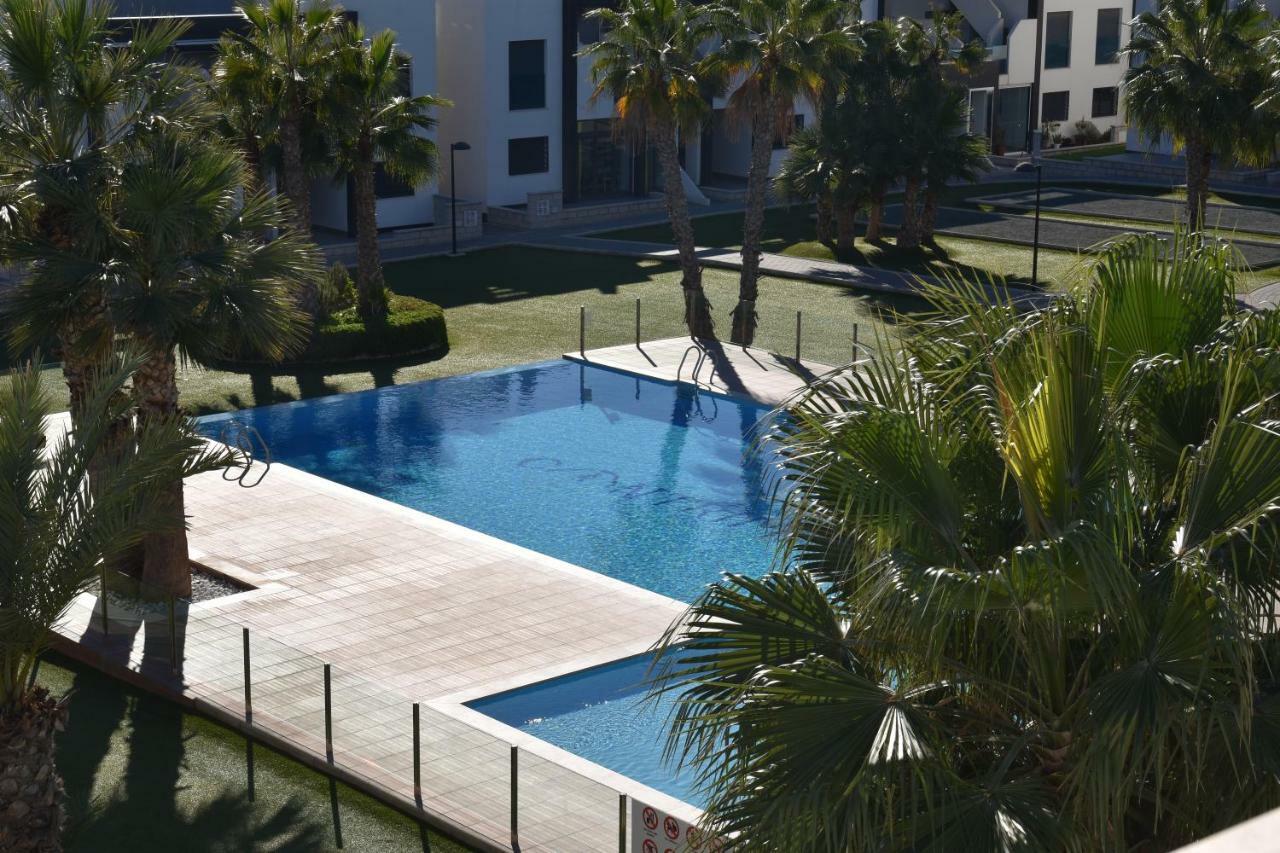 Апартаменты Penthouse Oasis Beach II La Zenia Dehesa de Campoamor  Экстерьер фото